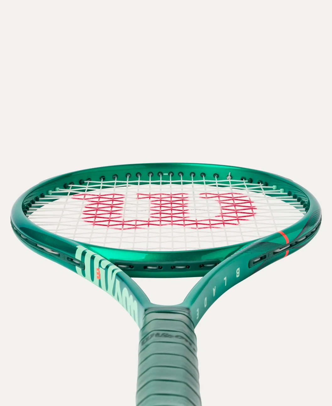 Wilson Blade 100L 16x19 V10 Tennis Racquet - Image 4