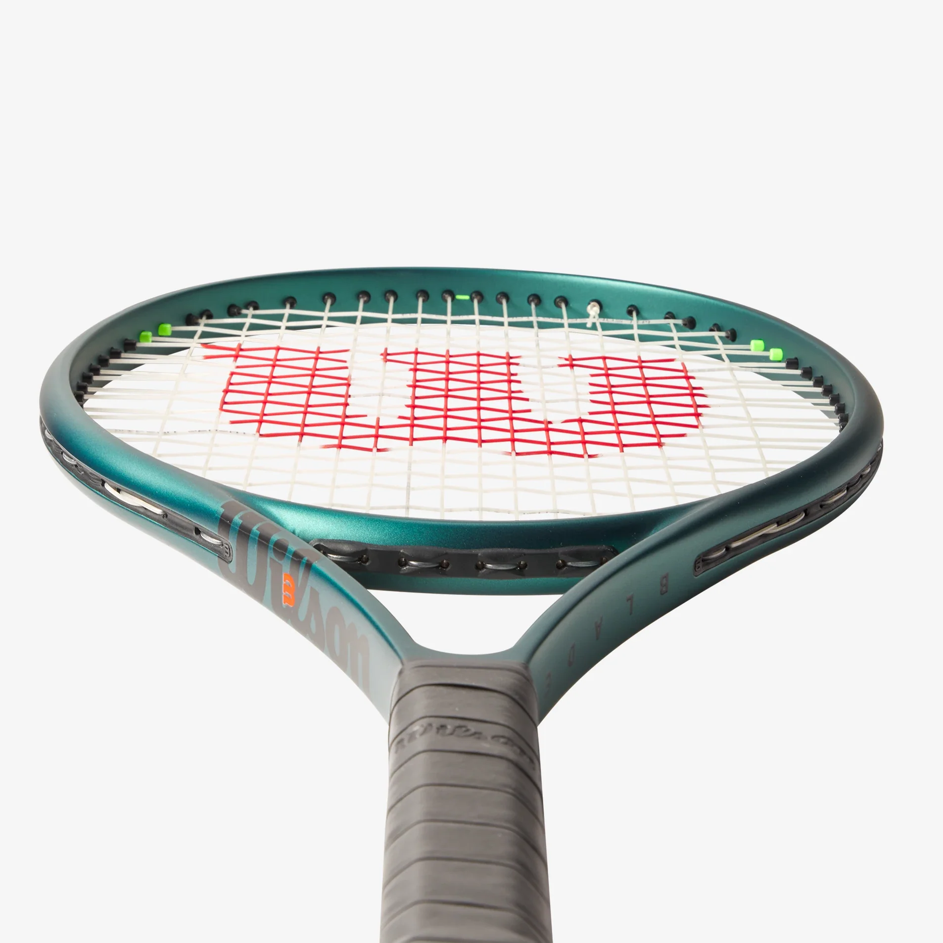 Wilson Blade 25 v9 Junior Tennis Racquet - Image 2