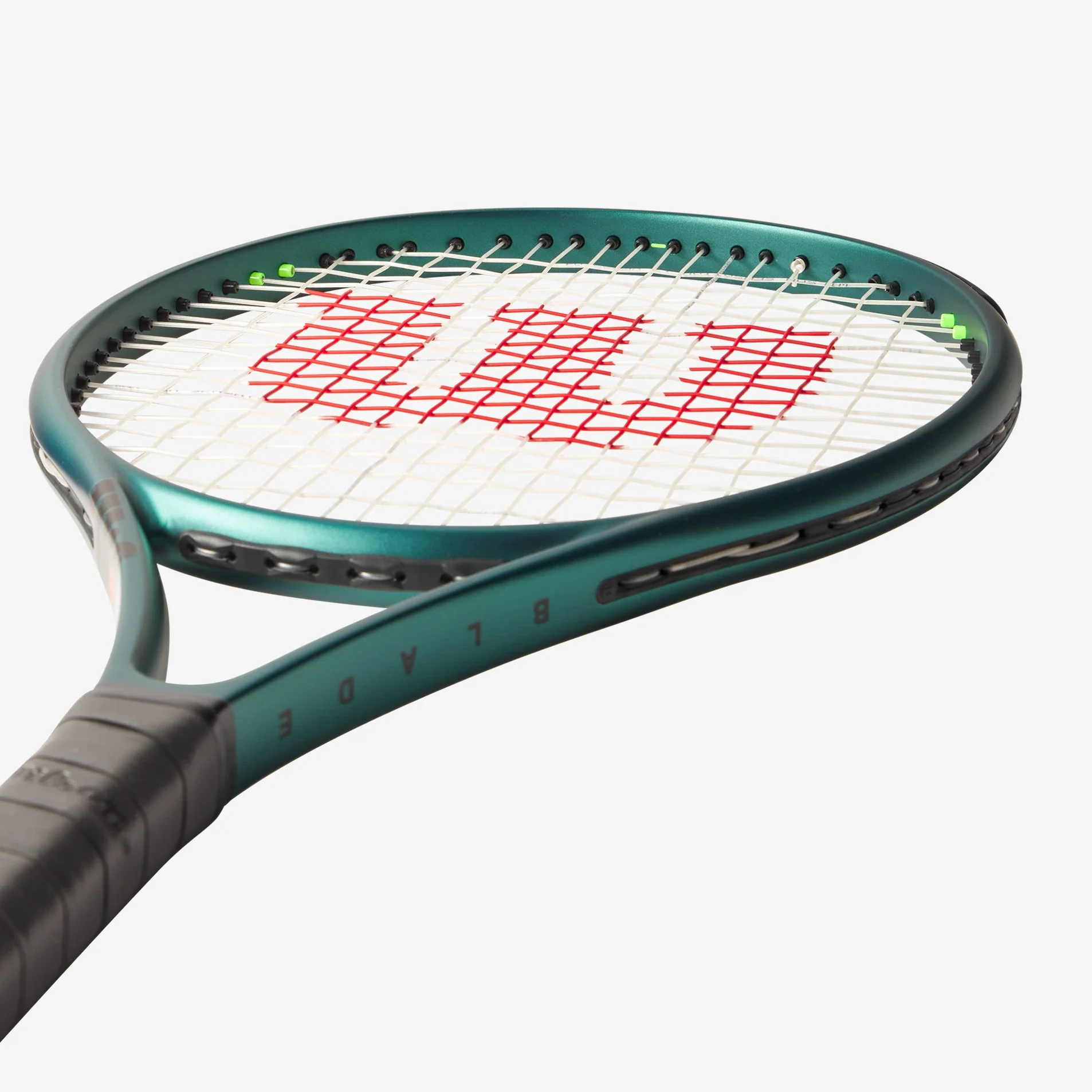 Wilson Blade 25 v9 Junior Tennis Racquet - Image 3